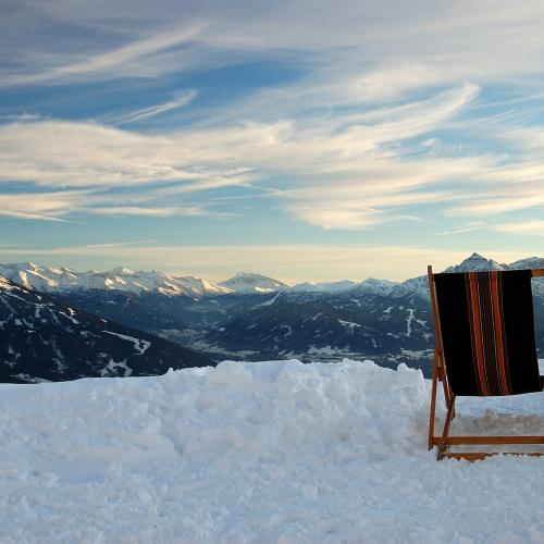 Ein Stuhl im Schnee auf der Nordkette